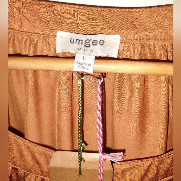 Umgee Peasant Blouse Large NWT Fall Neutral Cottagecore - Picture 3 of 9